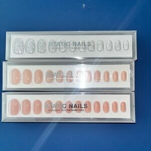 NIB Static Nails Silver and Nude Press-On Nails